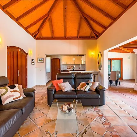 Villa Relax 2 Private Pool By Holidays
