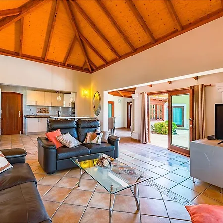 Villa Relax 2 Private Pool By Holidays Corralejo